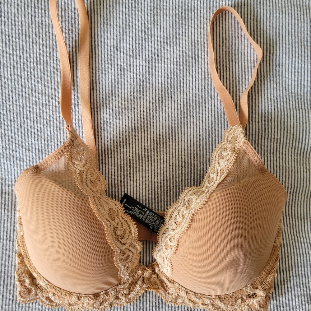 NWOT Natori Feathers Bra